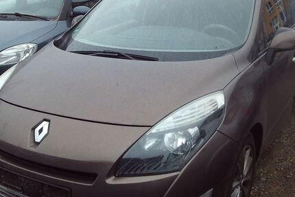 Renault Scenic 141.000 km 3.500 € Limbach-Oberfrohna 09212