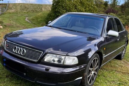 Audi A8 285.000 km 5.300 € Großschirma 09603