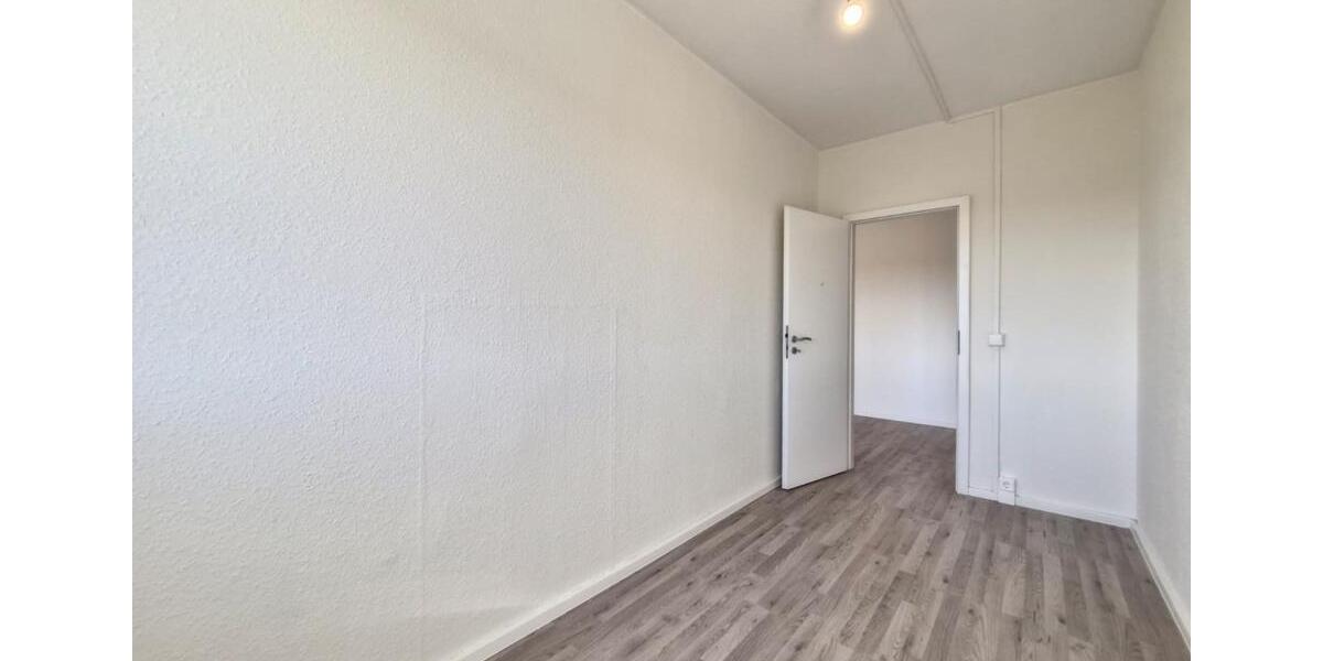 Etagenwohnung Chemnitz Markersdorf - 4 Zimmer, 69 m&sup2;, 317&euro; | Angebot:26507589