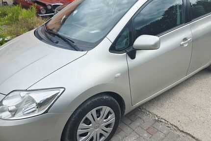 Toyota Auris 151.000 km 3.190 &euro; Chemnitz 09114