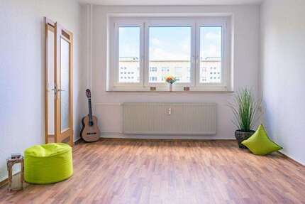 Wohnung Chemnitz Zentrum - 2 Zimmer, 45 m&sup2;, 270&euro; | Angebot:26931030