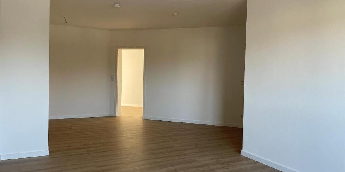 Attraktive Wohnung mit Balkon-Blick ins Grüne und Tiefgaragen-Stellplatz sucht neuen Eigentümer! 3 zimmer