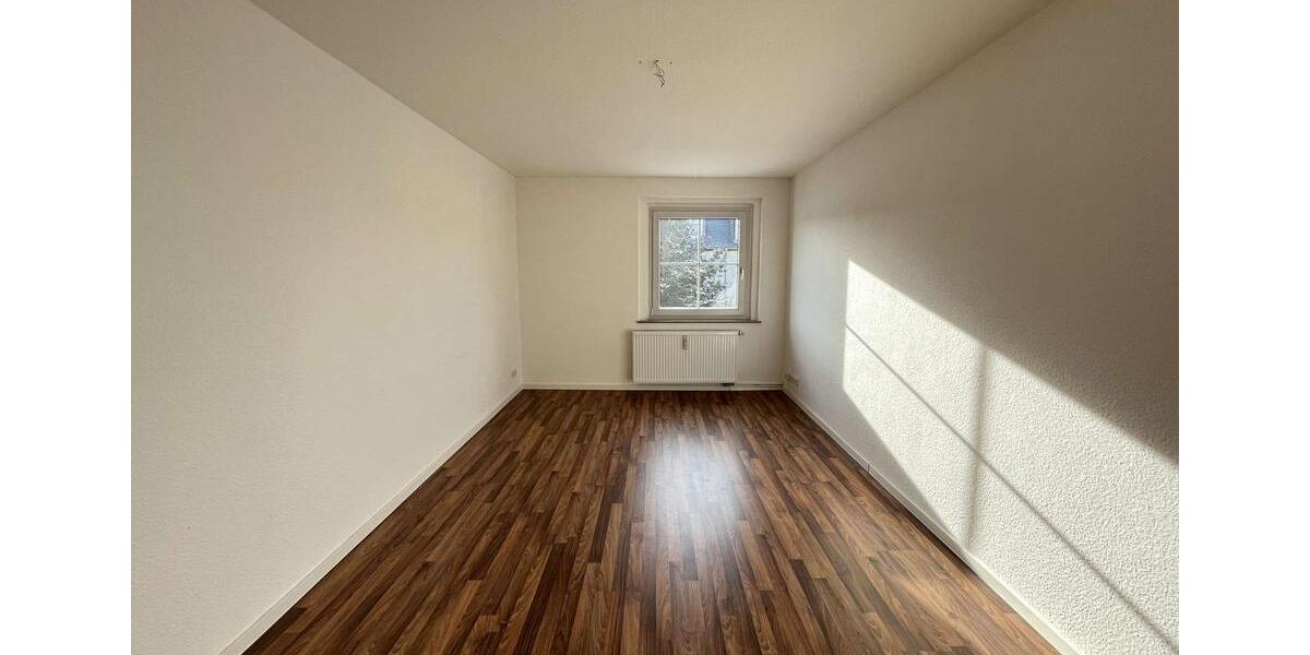 Etagenwohnung Chemnitz Ebersdorf - 2 Zimmer, 63 m&sup2;, 400&euro; | Angebot:25254320