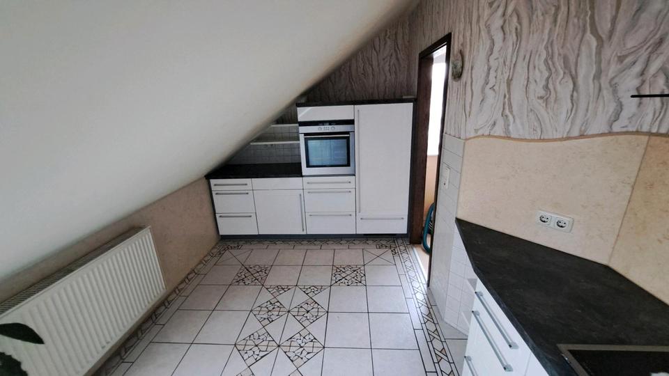 Dachgeschoßwohnung Oelsnitz (Erzgebirge) - 3 Zimmer, 86 m&sup2;, 79.000&euro; | Angebot:24788142