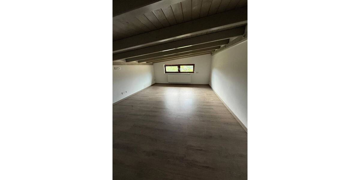 Einfamilienhaus Lichtenstein / Sa. Lichtenstein - 8 Zimmer, 230 m&sup2;, 198.000&euro; | Angebot:26555132