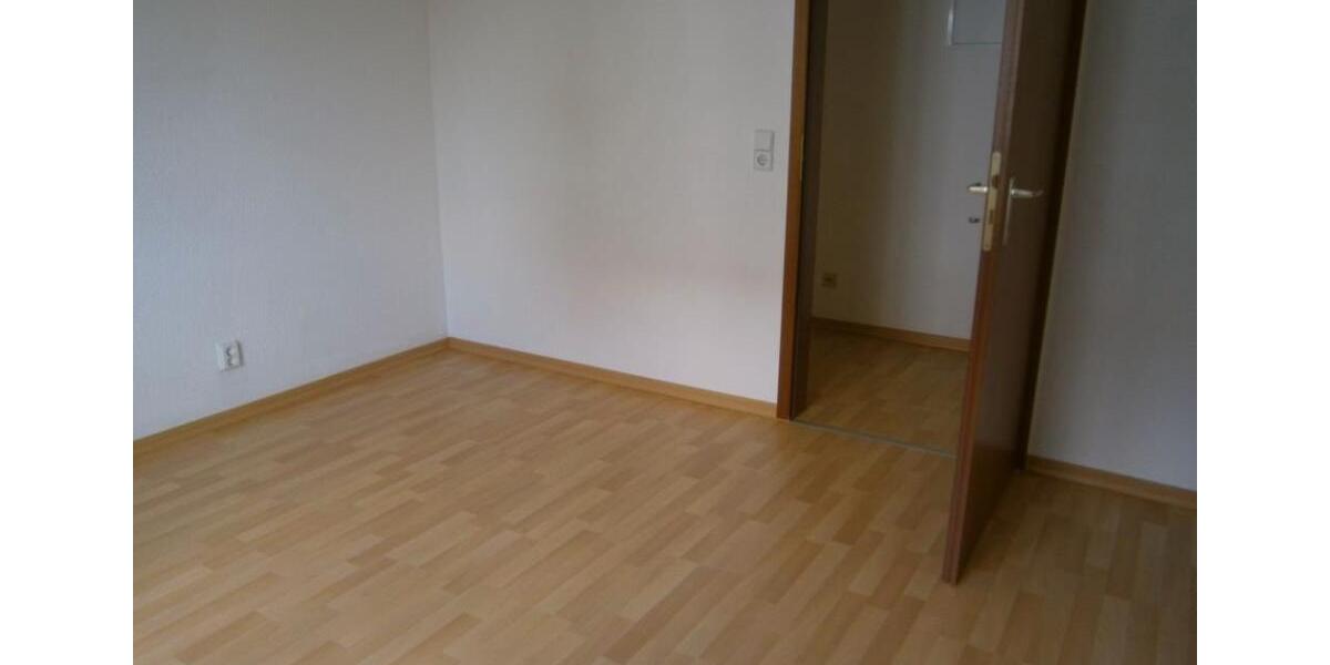 Erdgeschoßwohnung Hainichen - 3 Zimmer, 72 m&sup2;, 68.000&euro; | Angebot:27087066