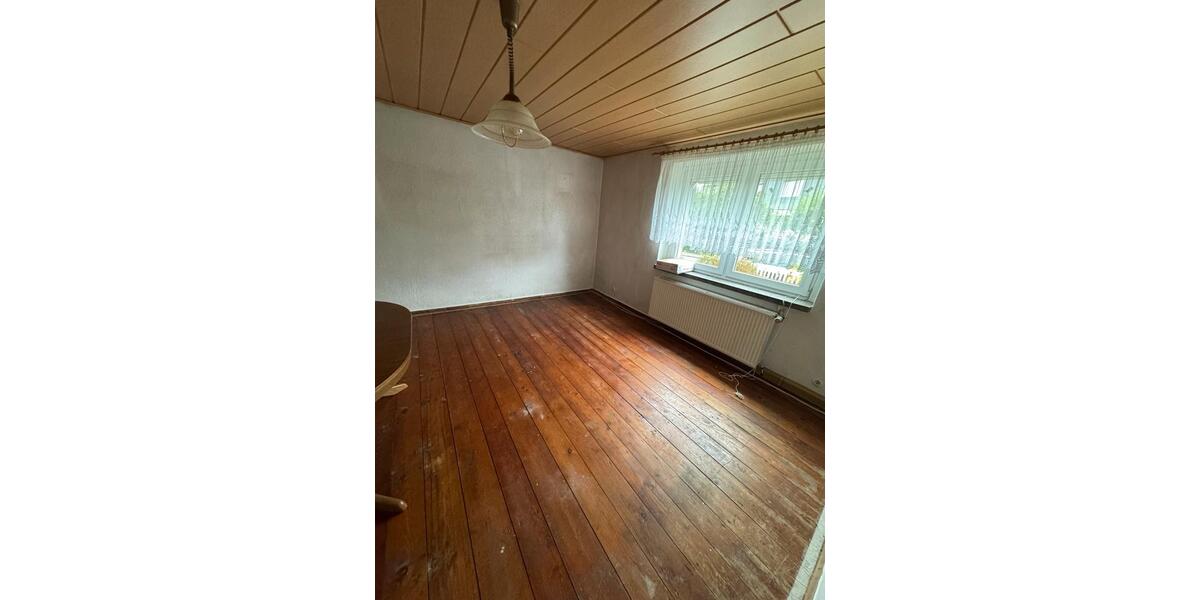 Einfamilienhaus Hohenstein-Ernstthal Ernstthal - 10 Zimmer, 140 m&sup2;, 66.000&euro; | Angebot:21974079