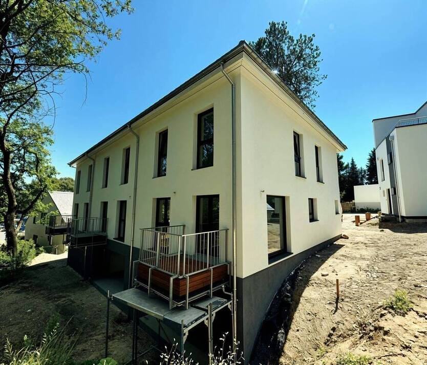 Neubau-Reihenmittelhaus in schöner Wohnsiedlung zu vermieten