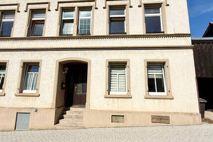 Reihenhaus Mehrgenerationenhaus Mehrfamilienhaus in Zschopau: 210 m², Balkon, Garten, zum Ausbau 9 zimmer