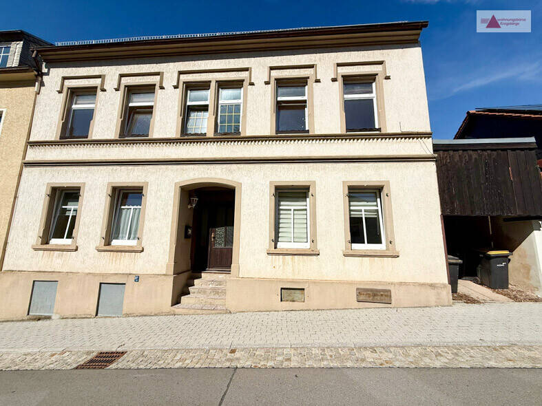 Reihenhaus Mehrgenerationenhaus Mehrfamilienhaus in Zschopau: 210 m², Balkon, Garten, zum Ausbau 9 zimmer