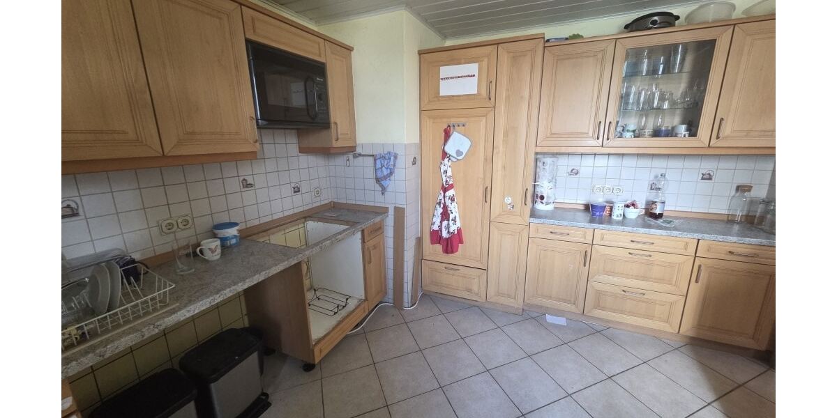 Charmante Doppelhaushälfte mit Potenzial in Limbach-Oberfrohna! 9 zimmer