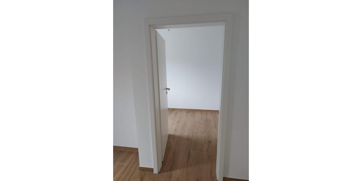 Neubau zur Miete: Stilvolle Doppelhaushälfte mit Garten 4 zimmer