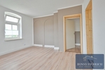 große 5-Raum-Wohnung im 1. OG, 2 Bäder, Wanne + Dusche in Taura bei Burgstädt, nördlich von Chemnitz