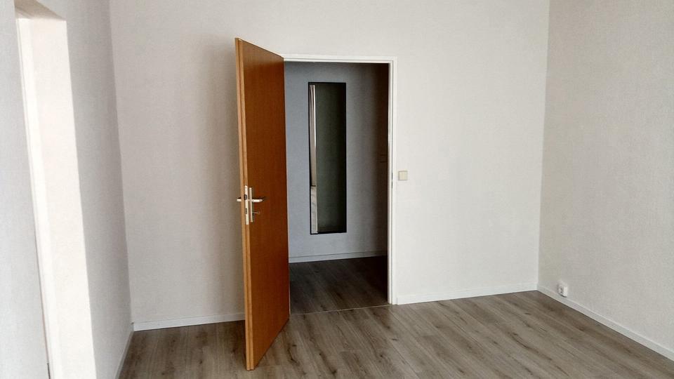 Etagenwohnung Limbach-Oberfrohna Oberfrohna - 2 Zimmer, 47 m&sup2;, 270&euro; | Angebot:26258299