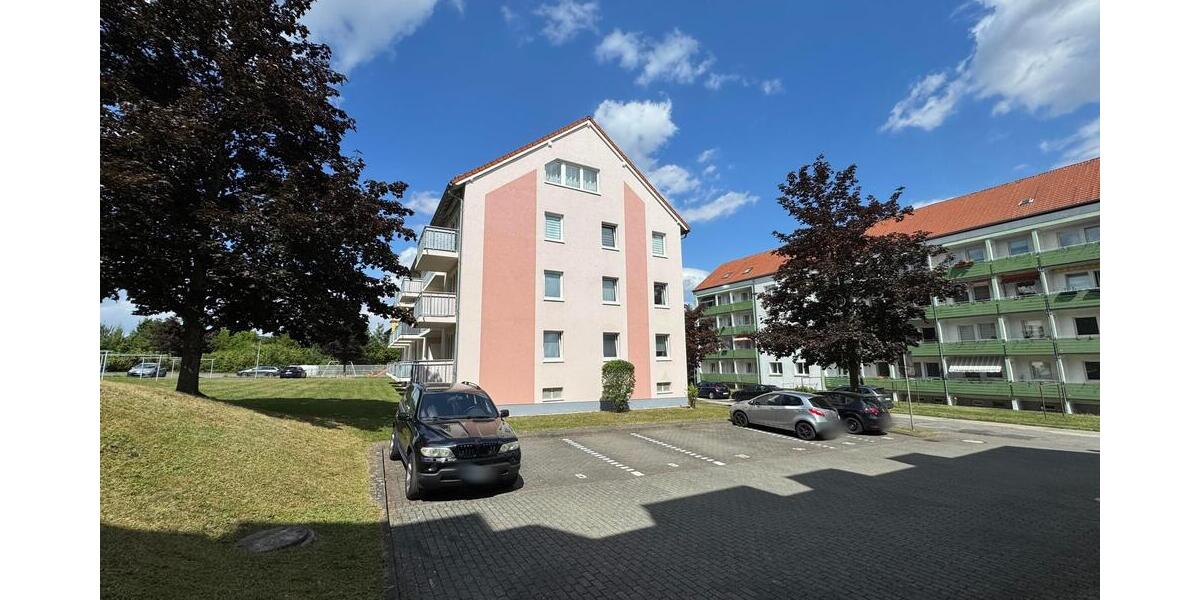 Schöne, helle 3-Raum-Wohnung mit zwei Balkonen und Stellplatz! - Etagenwohnung Hainichen | Angebot:27196195