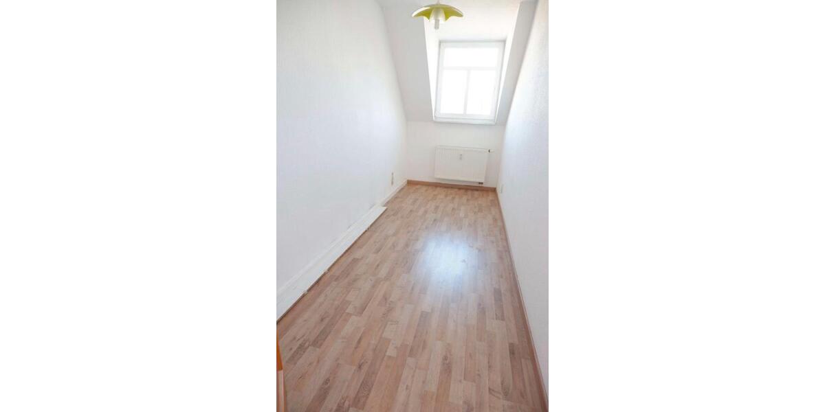 Dachgeschoßwohnung Chemnitz Kapellenberg - 4 Zimmer, 100 m&sup2;, 79.000&euro; | Angebot:27029015