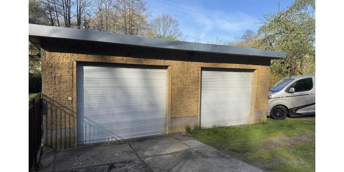 Einfamilienhaus mit großem Grundstück und Doppelgarage in ruhiger Lage! - Einfamilienhaus Hainichen | Angebot:27085381