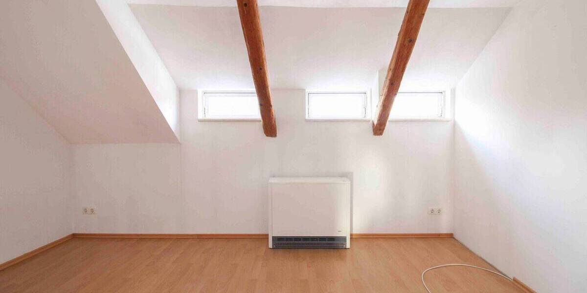 Reihenmittelhaus Hainichen - 8 Zimmer, 207 m&sup2;, 55.000&euro; | Angebot:26189495