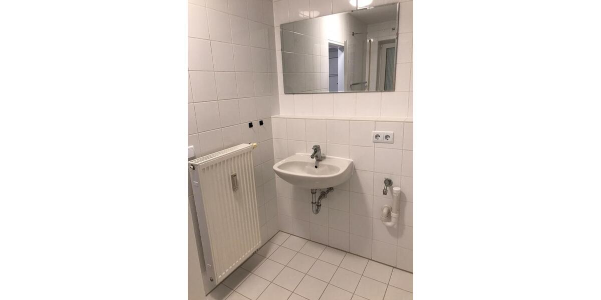 Dachgeschoßwohnung Chemnitz Ebersdorf - 1 Zimmer, 37 m&sup2;, 440&euro; | Angebot:26564177