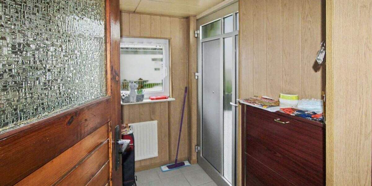 Bezugsfreie Doppelhaushälfte mit Einliegerwohnung in ruhiger Feldrandlage 4 zimmer