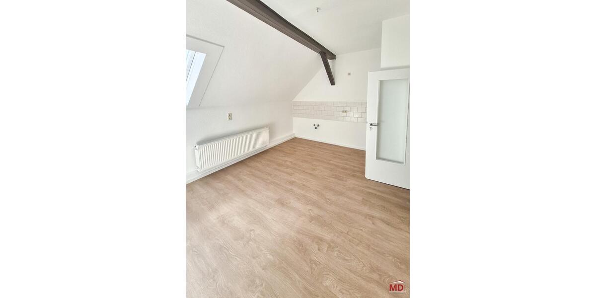 Dachgeschoßwohnung Stollberg (Erzgebirge) - 3 Zimmer, 83 m&sup2;, 500&euro; | Angebot:26635766