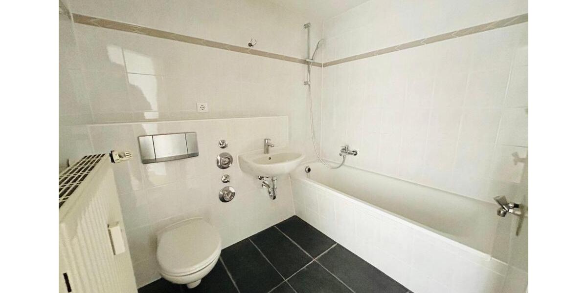 Dachgeschoßwohnung Chemnitz Altendorf - 2 Zimmer, 41 m&sup2;, 225&euro; | Angebot:26673504
