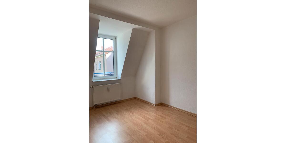 Dachgeschoßwohnung Chemnitz Ebersdorf - 3 Zimmer, 61 m&sup2;, 275&euro; | Angebot:26041082