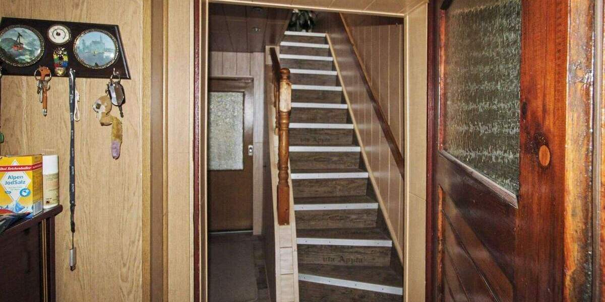 Bezugsfreie Doppelhaushälfte mit Einliegerwohnung in ruhiger Feldrandlage 4 zimmer