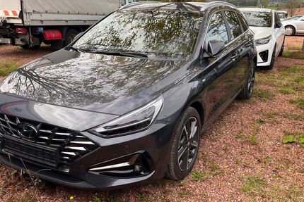 Hyundai i30 54.900 km 18.999 € Chemnitz - Mittelbach 09224