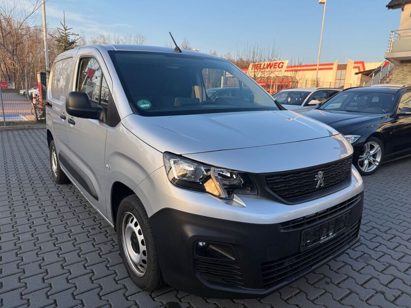 Peugeot Partner 156.000 km 8.900 € chemnitz 09120