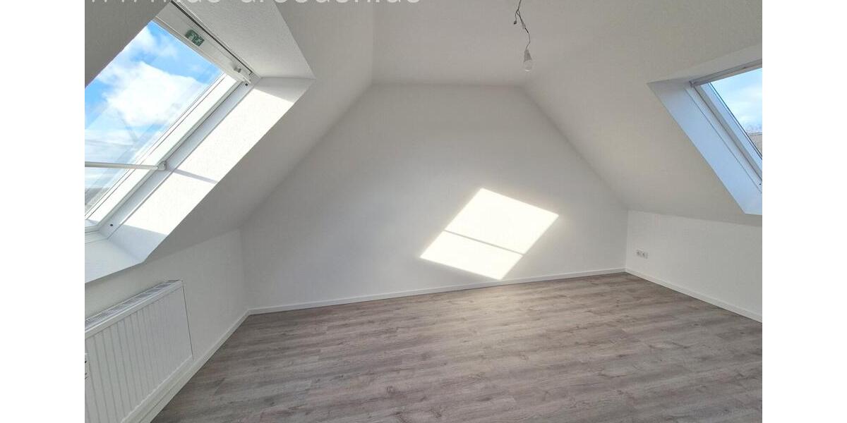 Dachgeschoßwohnung Chemnitz Ebersdorf - 3 Zimmer, 117 m&sup2;, 650&euro; | Angebot:26252642