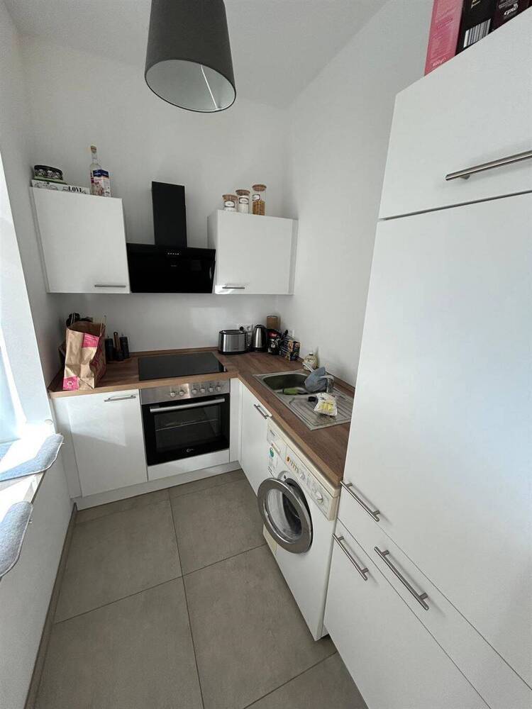 Zweitbezug! 1-Zimmer mit Parkett, EBK, Fußbodenheizung und Dusche in zentraler Lage!