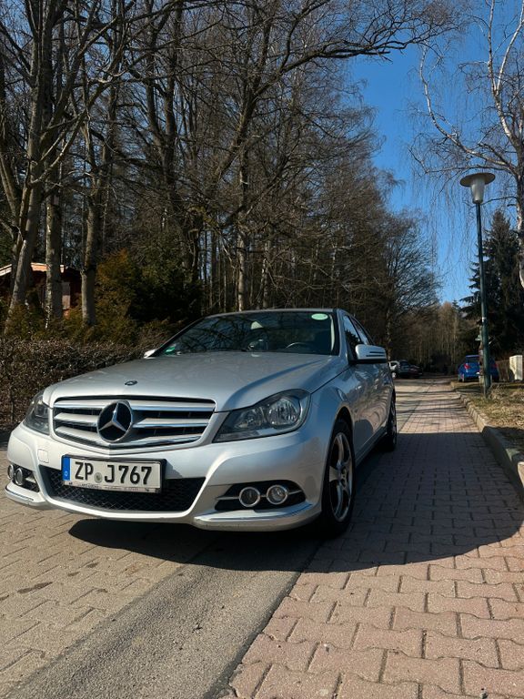 Mercedes-Benz C 180 269.000 km 4.000 € Augustusburg 09573