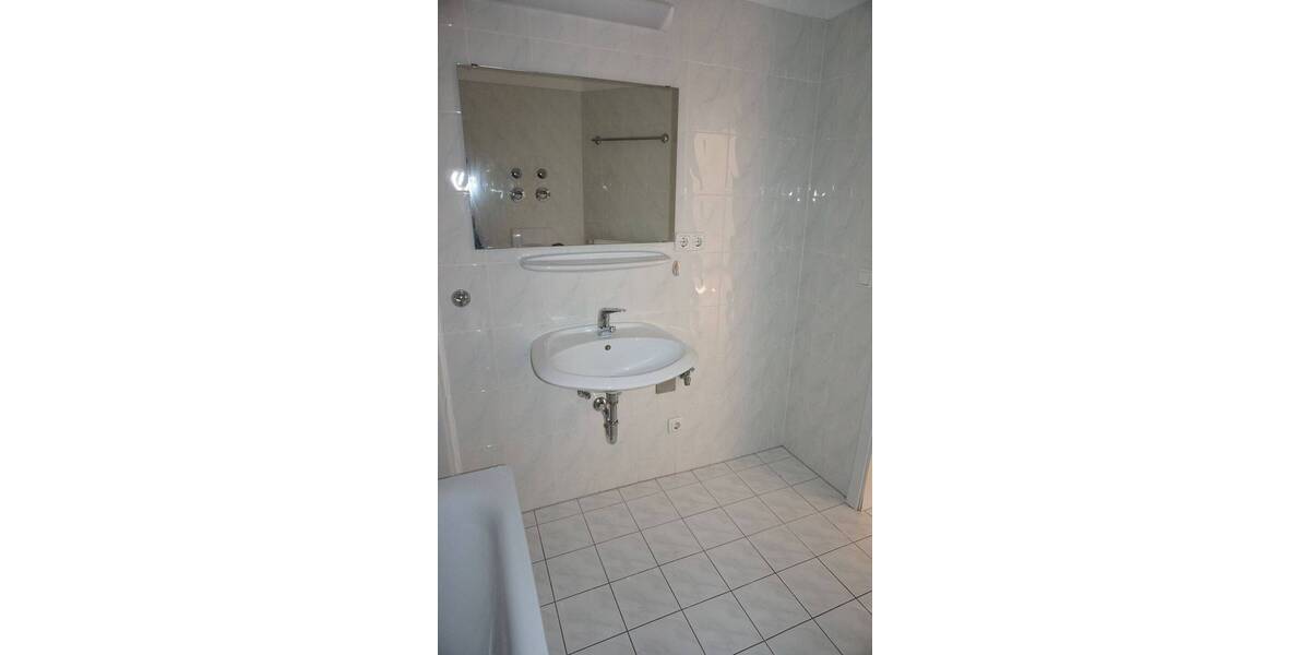 Wohnen im DG city-nah Laminat Balkon am Schlafzi. 2 zimmer