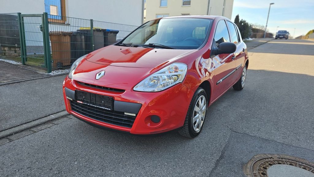 Renault Clio 94.000 km 3.999 &euro; Chemnitz 09113