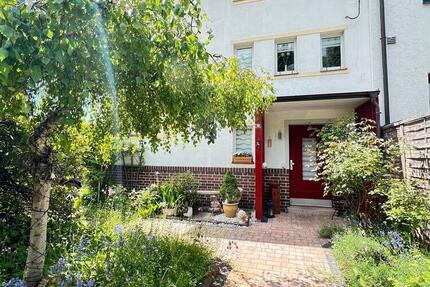 Doppelhaushälfte mit Gartengrundstück zu verkaufen