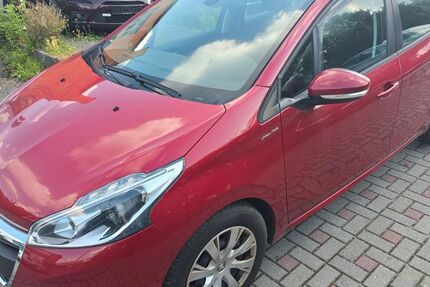 Peugeot 208 64.000 km 5.290 € Chemnitz 09114