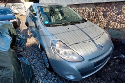 Renault Clio 146.931 km 1.900 &euro; Chemnitz 09116