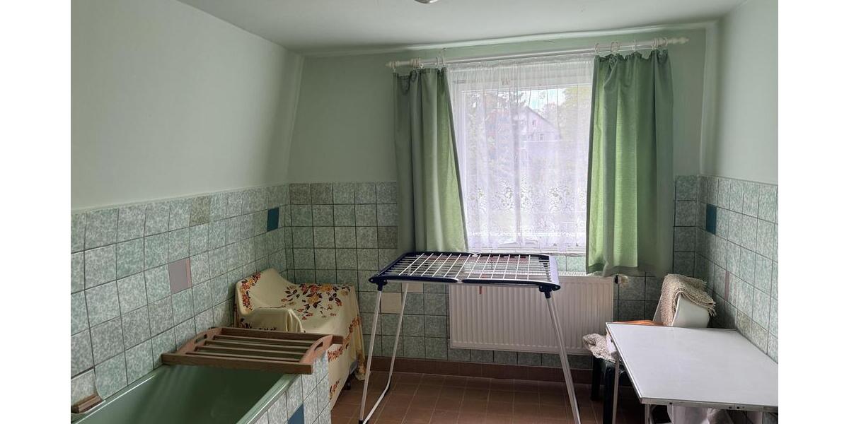 Einfamilienhaus mit großem Grundstück und Doppelgarage in ruhiger Lage! - Einfamilienhaus Hainichen | Angebot:26822282