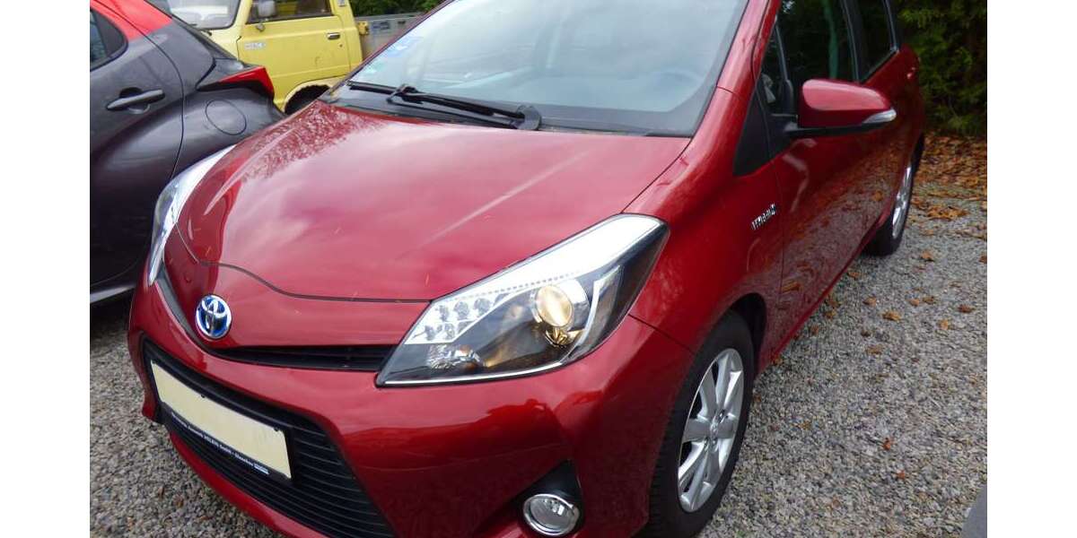 Toyota Yaris 76.500 km 10.860 € Glauchau 08371
