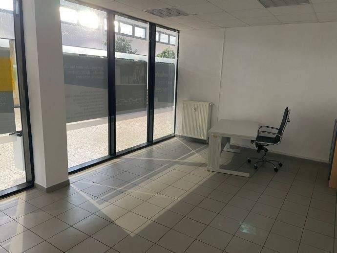 **GROßZÜGIGE BÜROFLÄCHE IN DER PASSAGE AM STADION IN LICHTENSTEIN**** 4 zimmer