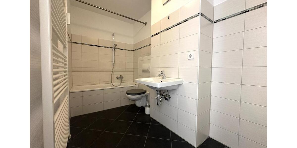 Dachgeschoßwohnung Chemnitz Altendorf - 3 Zimmer, 89 m&sup2;, 619&euro; | Angebot:26180426