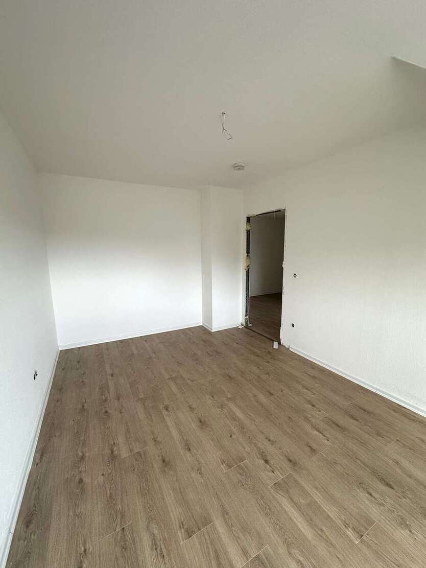 ++Erstbezug nach Sanierung - Ihre neue Dachgeschosswohnung++ 3 zimmer