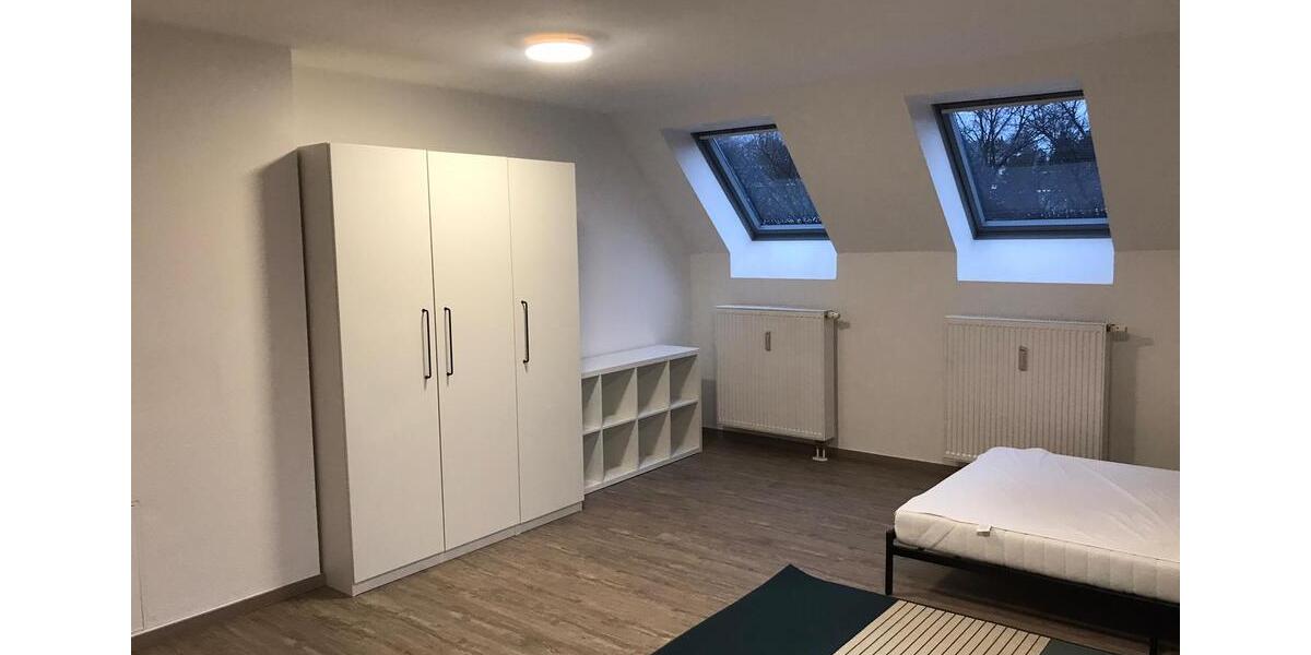 Dachgeschoßwohnung Chemnitz Ebersdorf - 1 Zimmer, 37 m&sup2;, 440&euro; | Angebot:26564177