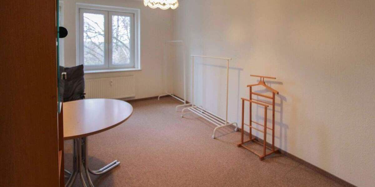 lastenfreie Bezugsfreie und teilmöblierte 2-Zi.-Wohnung in ruhiger Lage 2 zimmer