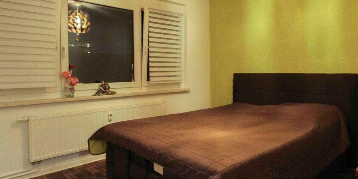 *Modernisiert* Ab Frühjahr 2026 bezugsfreie 5-Zi.-Wohnung mit 2 Bädern und 2 Balkonen 5 zimmer