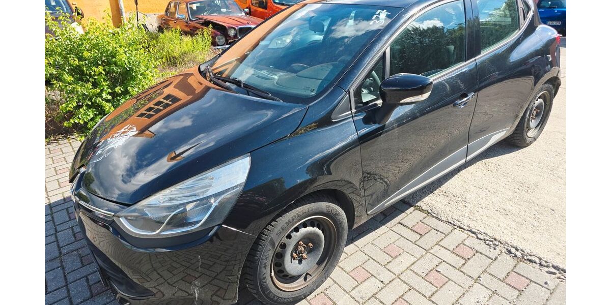 Renault Clio 84.500 km 5.190 &euro; Chemnitz 09114