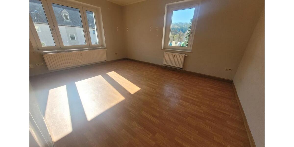 Etagenwohnung Zschopau - 3 Zimmer, 65 m&sup2;, 422&euro; | Angebot:26262080