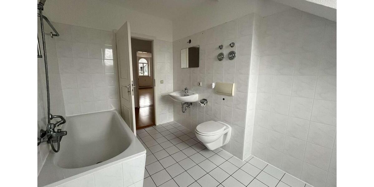 Dachgeschoßwohnung Chemnitz Altendorf - 2 Zimmer, 62 m&sup2;, 399&euro; | Angebot:23687964