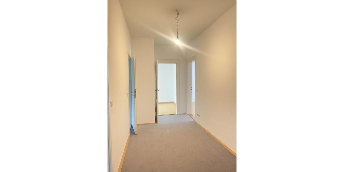 Dachgeschoßwohnung Chemnitz Kapellenberg - 2 Zimmer, 60 m&sup2;, 330&euro; | Angebot:24369757